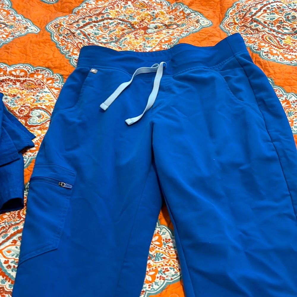 Brand new without tags Figs jogger scrub bottoms